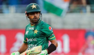 पर्स और तिजोरी हैं खाली? शुक्रवार के दिन करें कमलगट्टे के 5 सटीक उपाय