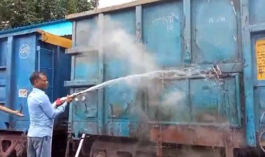 बरबतपुर रेलवे स्टेशन पर एक मालगाड़ी के डिब्बे में लगी आग