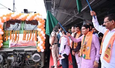 रायपुर : श्री रामलला दर्शन योजना: छत्तीसगढ़ के 850 श्रद्धालु अयोध्या के लिए रवाना