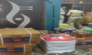 टीकमगढ़ पुलिस की बड़ी कार्यवाही दीपावली त्योहार के पहले अवैध पटाखों का जखीरा किया बरामद