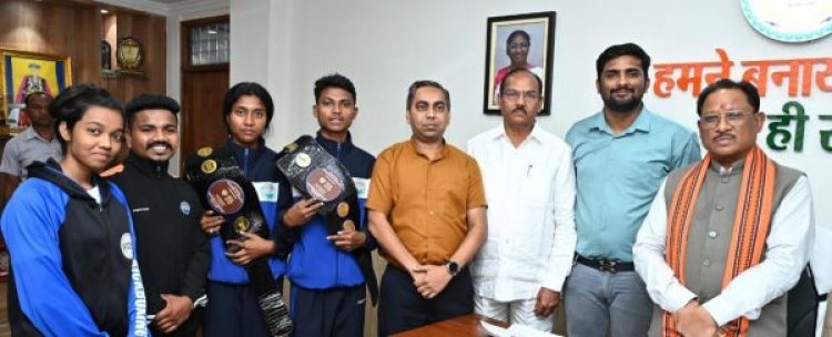 मुख्यमंत्री ने किक बॉक्सिंग खिलाडिय़ों की हौसला अफजाई की
