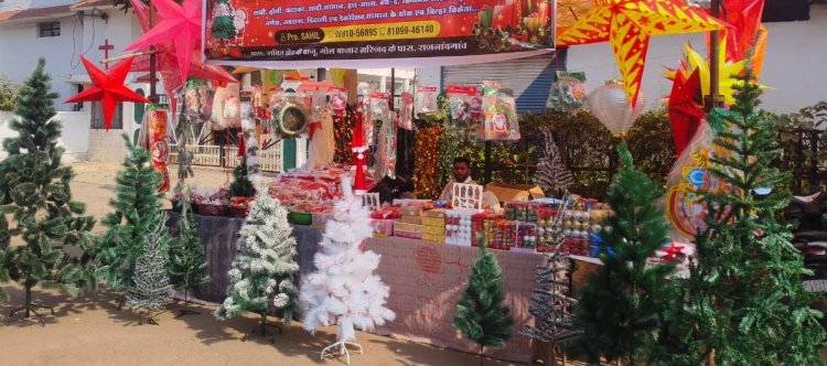 घरों में गाये जा रहे कैरोल सॉग