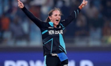 न्यूजीलैंड की अमेलिया केर को आईसीसी महिला क्रिकेटर ऑफ द ईयर चुना गया